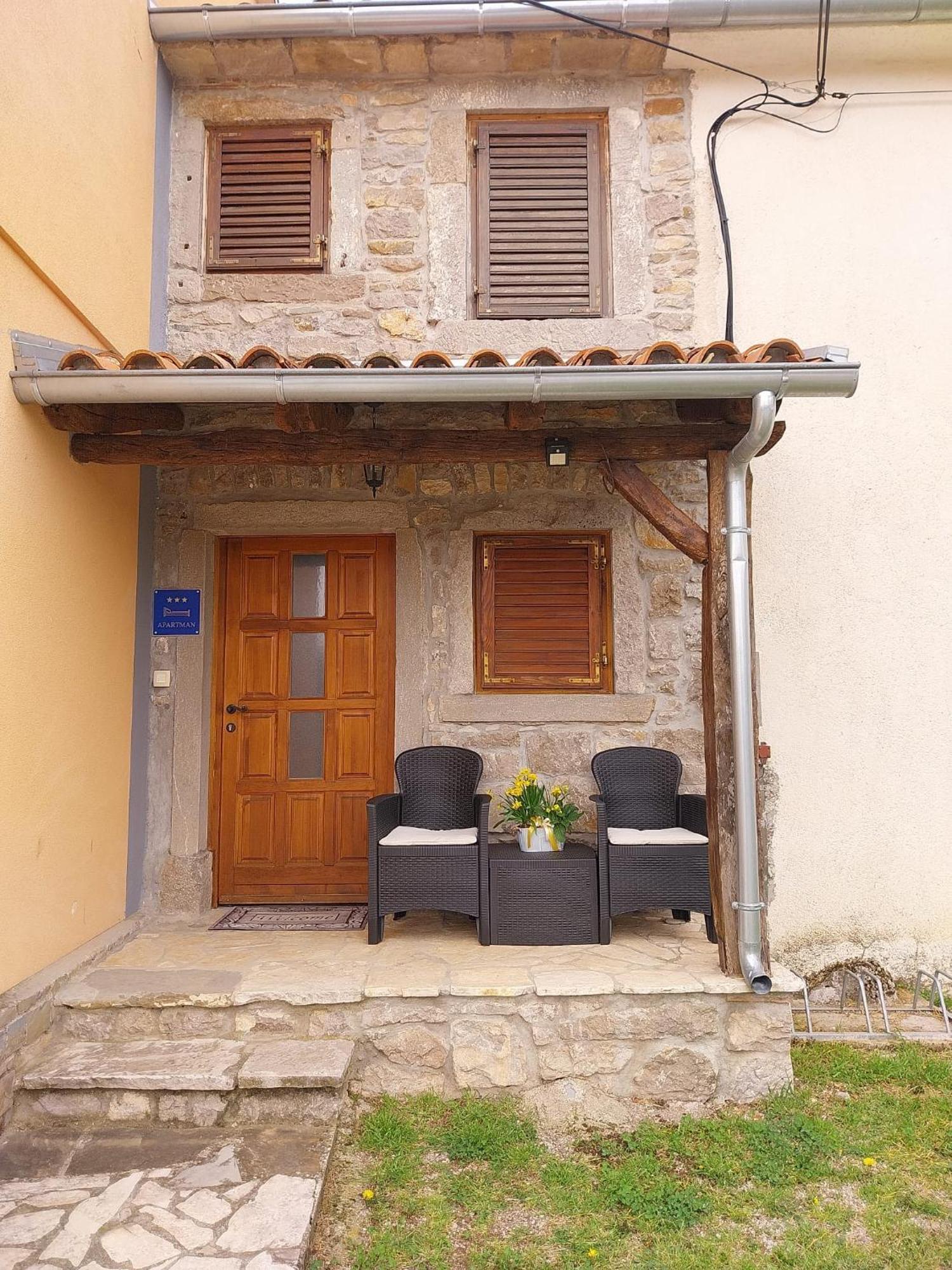 Ferienwohnung Antonia & Arian Roč Exterior foto