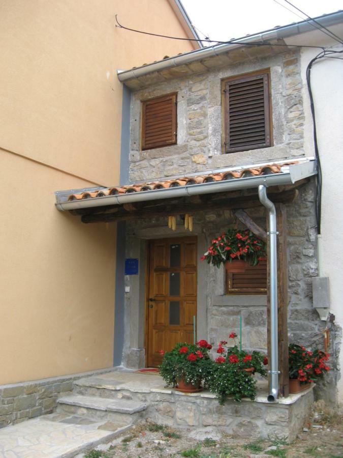 Ferienwohnung Antonia & Arian Roč Exterior foto